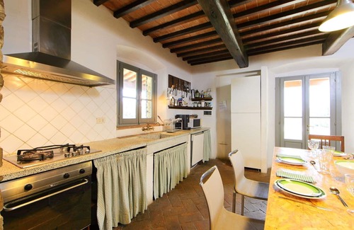 Civitella in Val di Chiana Villa | Maravillosa casa de vacaciones privada con WIFI, piscina privada, TV, balcón, cerca de Arezzo