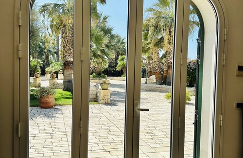 Donnalucata Villa | Casa de vacaciones privada con WIFI, jacuzzi, piscina privada, A/C, TV, patio, vista panorámica