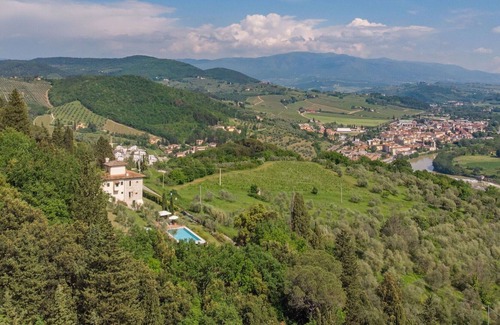 Pontassieve Villa | Maravillosa casa de vacaciones privada con piscina privada, WIFI, TV, terraza, cerca de Florencia