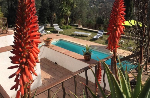 Magagnosc Villa | Villa privada con casita de piscina dentro de idílicos jardines provenzales