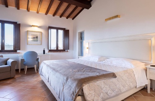 Chiusi Otro | Private Villa with swimming Pool and Garden exclusive use