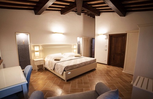 Chiusi Otro | Private Villa with swimming Pool and Garden exclusive use