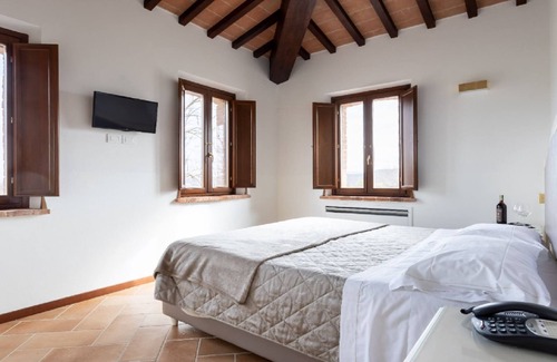 Chiusi Otro | Private Villa with swimming Pool and Garden exclusive use