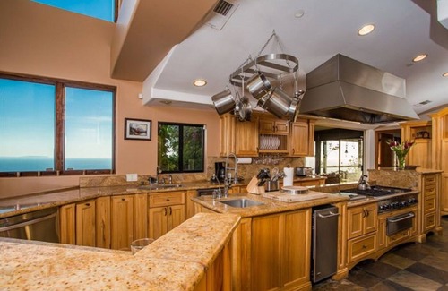 Malibu Casa | ESTILO TOSCANO VINEYARD / inmobiliaria VISTAS MALIBU, Los Angeles y el Océano Pacífico