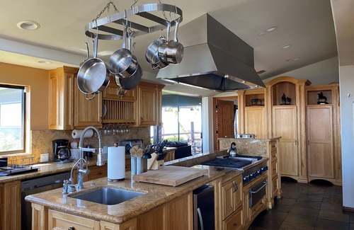 Malibu Casa | ESTILO TOSCANO VINEYARD / inmobiliaria VISTAS MALIBU, Los Angeles y el Océano Pacífico