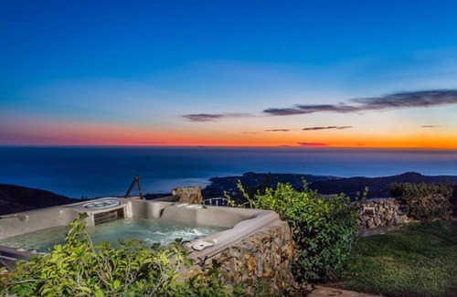 Malibu Casa | ESTILO TOSCANO VINEYARD / inmobiliaria VISTAS MALIBU, Los Angeles y el Océano Pacífico