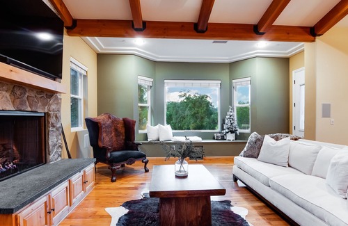 Ramona Casa | Private Vineyard Retreat