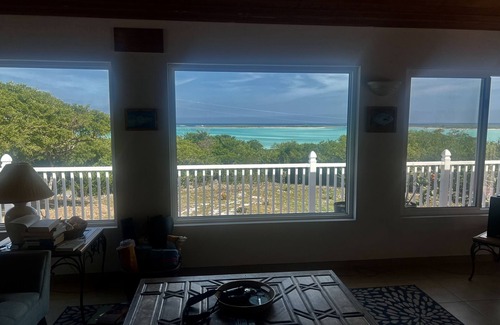 Clarence Town Casa | Private w/amazing views of the Atlantic, airy lanai 5 min to white powder beach!