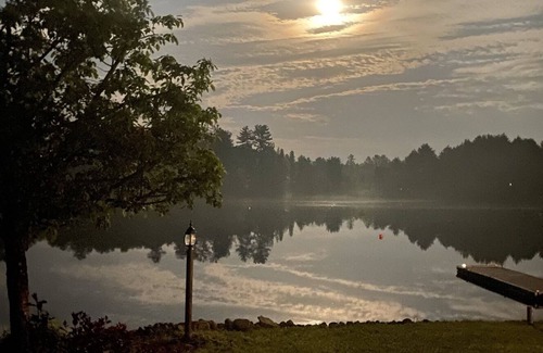 Notre-Dame-du-Laus Casa | Private Luxury Waterfront Lake House.