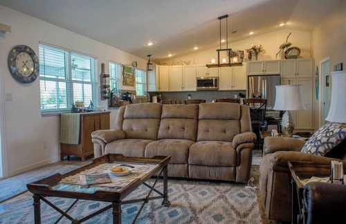 Spring Hill Casa | Private waterfront retreat with pool & 40 foot dock