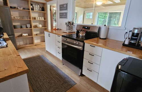 Kirkfield Cabaña | Private Waterfront Cottage with Stunning Sunsets