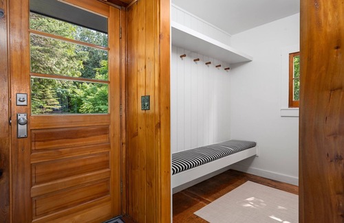 Traverse City Cabina | Private Waterfront Cottage on Lake Michigan