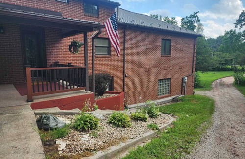 New Oxford Casa | Private waterfront home/fishing, pedal boat, game room, close to Gettysburg,