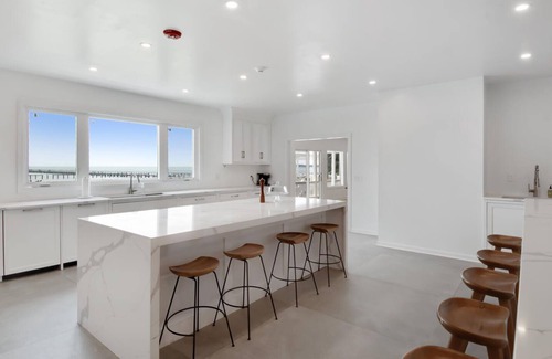 Royal Oak Casa | Private Waterfront Retreat Center, New Reno on 18 Acres