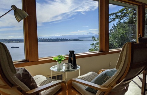 Lummi Island Casa | Private Waterfront Family Home- Amazing Views