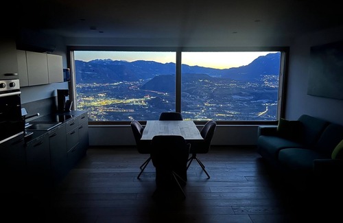 San Genesio Atesino Apartamento | Private whirlpool with counter-current system and private sauna invite to relax