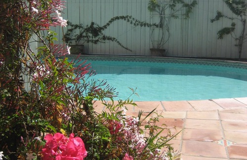 West Mesa Casa | Ala privada con piscina, cerca del océano, privada, tranquila, rodeada de jardín