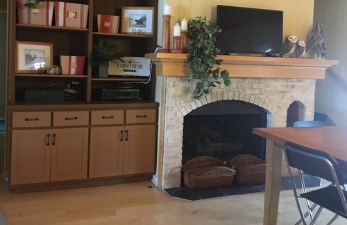 Gaylord Casa | Cabaña de madera privada frente al lago, ideal para grupos grandes