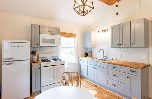 Kittery Cabaña | Private Woodland Cottage Near Beaches and Shopping