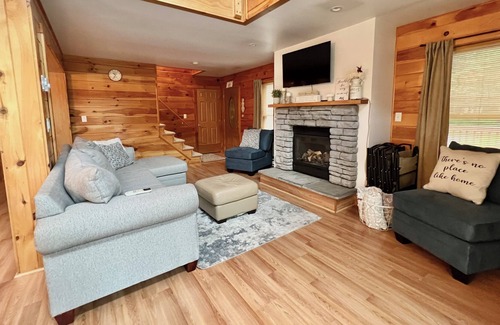 White Mills Chalet De Esquí | Private, Woodsy Getaway Chalet Close to Wallenpaupack