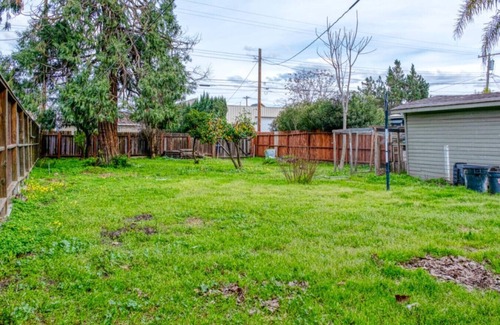 Lodi Apartamento | Private Yard Free Parking WiFi Workspace
