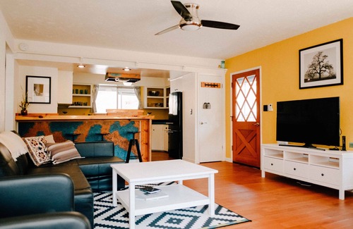 Mariposa Casa | ¡Escapada privada a la montaña Yosemite recientemente restaurada en 40 acres!