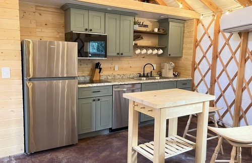 Buhl Cabina | Private yurt perfect for your Magic Valley stay.