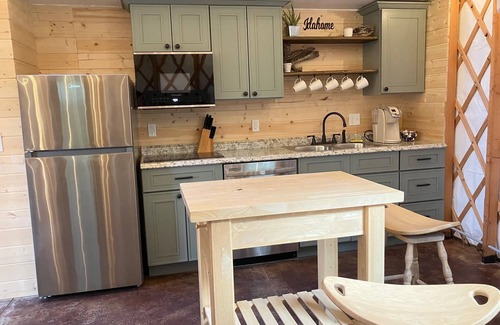 Buhl Cabina | Private yurt perfect for your Magic Valley stay.