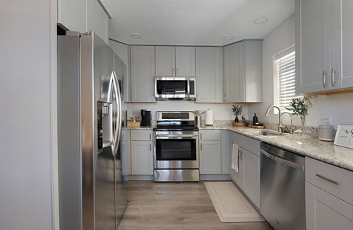 Colorado City Casa | Private Zion Stay: Seasonal Pool, Fire-Pit, BBQ Grill, + Red Rock Views