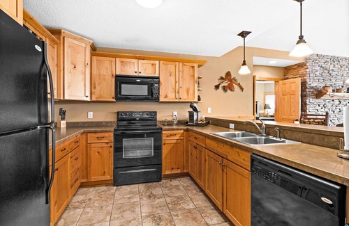 Two Harbors Condominio | Privately owned Lakefront Burlington Bay Condo in enjoyable Two Harbors.