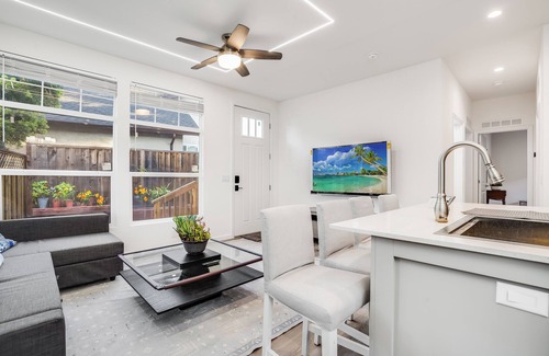 Vineyards - Avalon Casa | Privately Secluded 2-BR Guesthouse in Fremont