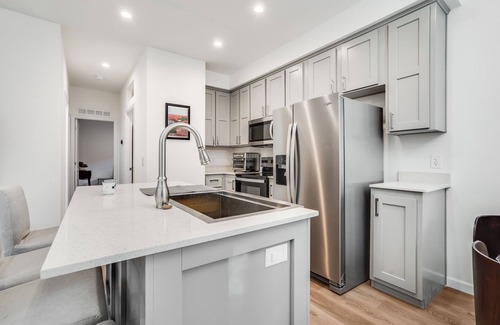 Vineyards - Avalon Casa | Privately Secluded 2-BR Guesthouse in Fremont