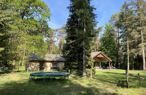 Municipality of Epe Casa | Bungalow privado con pista de tenis para familia / familia en el centro de Veluwe