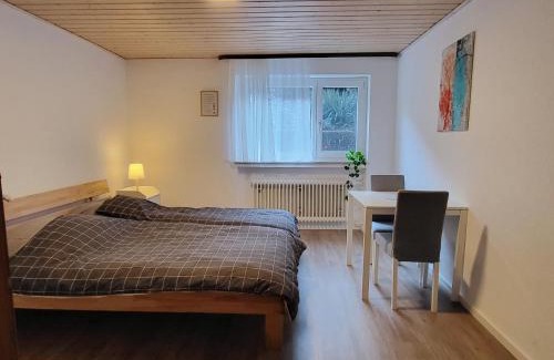 Glatt Casa | privates Zimmer in Unterkunft mit Glatttal Blick in Wasserschloss Nähe