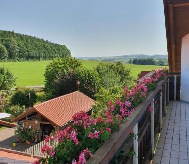 Unterallgau Apartamento | Privatzimmer mit Balkon im schönen Allgäu