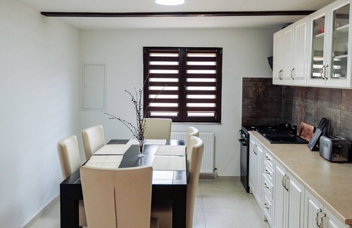 Josenii Bargaului Casa | Prive nest king size beds Transilvania Colibita