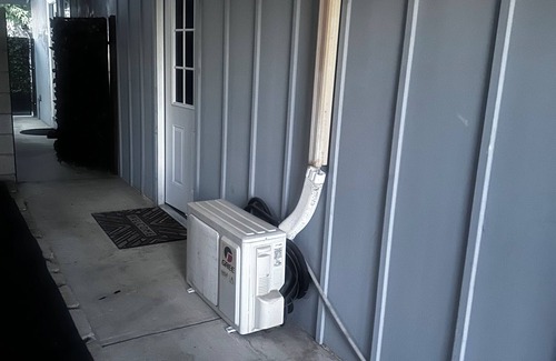Las Vegas Apartamento | Privet Studios separate entry and full kitchen we are conveniently located