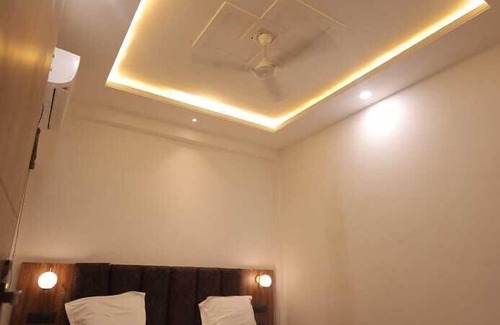 Vrindavan Casa | PriyaKunj Dham Guest House