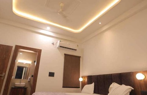 Vrindavan Casa | PriyaKunj Dham Guest House