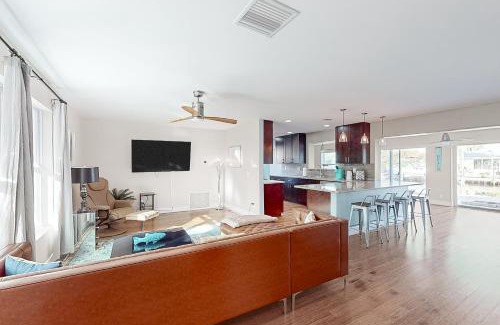 Palm City Casa | Prize Catch
