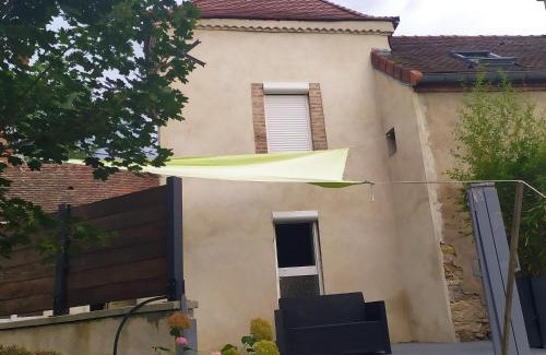 Republique Apartamento | Proche de VICHY Le colombier studio tout confort parking privé