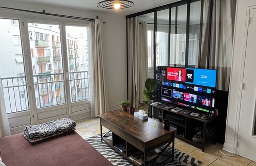 Le Kremlin-Bicetre Apartamento | Proche du centre de Paris ! Appartement calme de 45m2 avec balcon