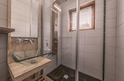 Meribel-Mottaret Apartamento | Proche pistes et commerces · Balcon · WiFi inclus - FR-1-688-77