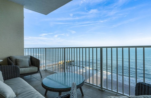Ocean View Halifax Estates Condominio | Professionally Designed & Decorated Luxury Oceanfront Paradise