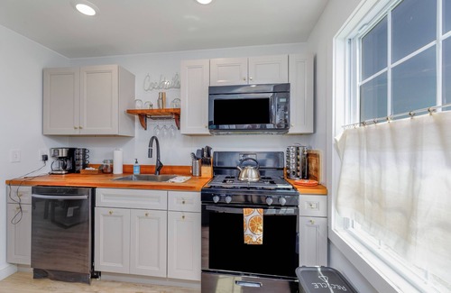 Green Creek Apartamento | Windblown 2 - Eco Friendly Waterfront Apt