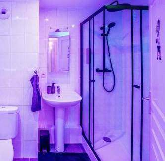 Walbourg Apartamento | PRoJET KUROI - Love Room - Balançoire, Banc de fessée, Pilori, Cage, Croix, Tantra