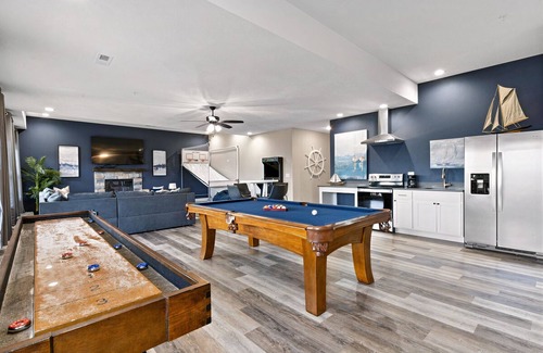 Hollister Casa | PROMO 10% OFF Indoor - Outdoor Pools! Lux Lake Views! Fire Pit/Hot Tub!