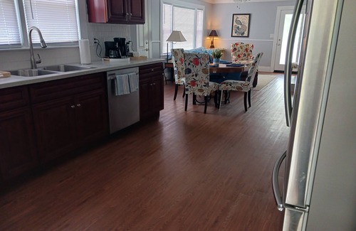 Mount Airy Casa | PROMO 10% WEEKLY/20% MONTHLY Pet Friendly on Forrest, Small fenced area for pets
