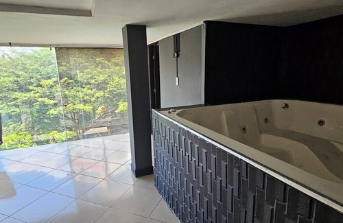 Zona Rosa Apartamento | $ PROMO $ 11 Bedrooms with bathrooms Aprtmnt + 2 Jacuzzis and a rooftop pool. @Poblado