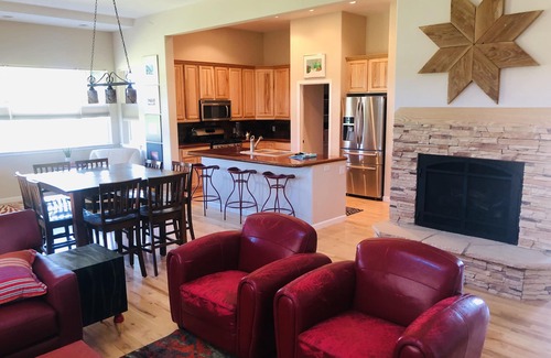 Lake Hatcher Park Casa | Retiro moderno de Lakeview con mucha personalidad